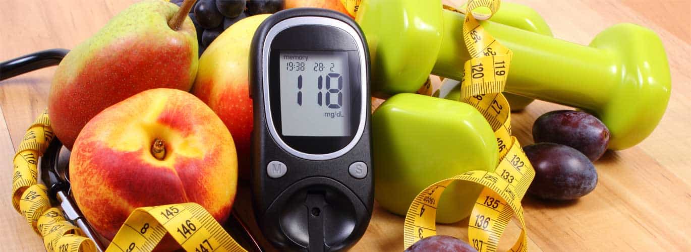 Die Ausbildung zum Diabetesberater Diabetesberater - Messgerät mit gesundem Obst im Hintergrund